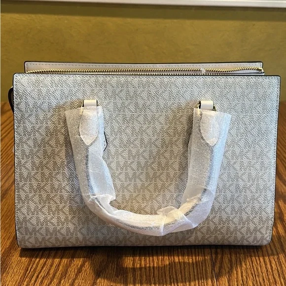 Michael Kors Cream Satchel Structured Design - Picture 3 of 8